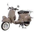 Adult Vintage Roller Vespa Typ 125 ccm braun 